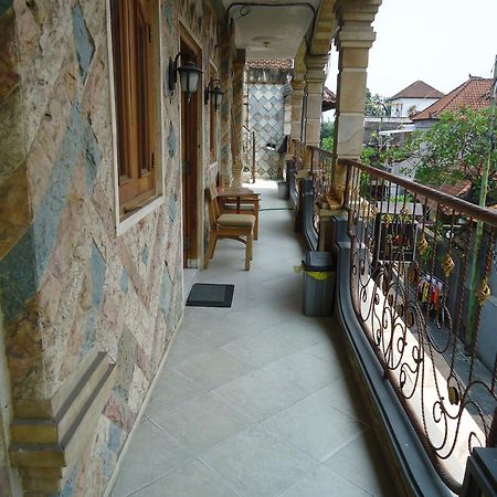 The Reinhold Guesthouse Bali เกอโรโบกัน ภายนอก รูปภาพ