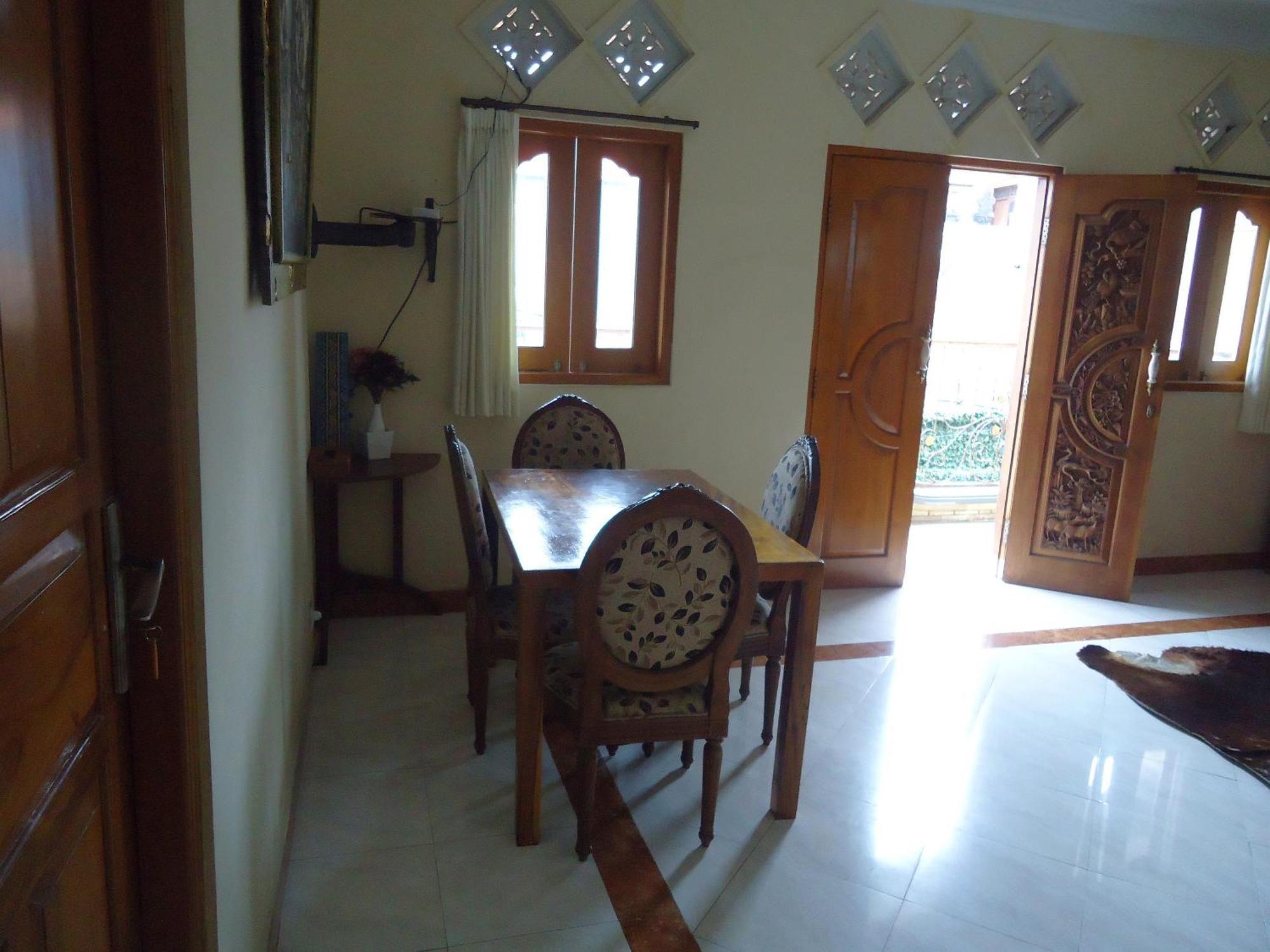 The Reinhold Guesthouse Bali เกอโรโบกัน ภายนอก รูปภาพ