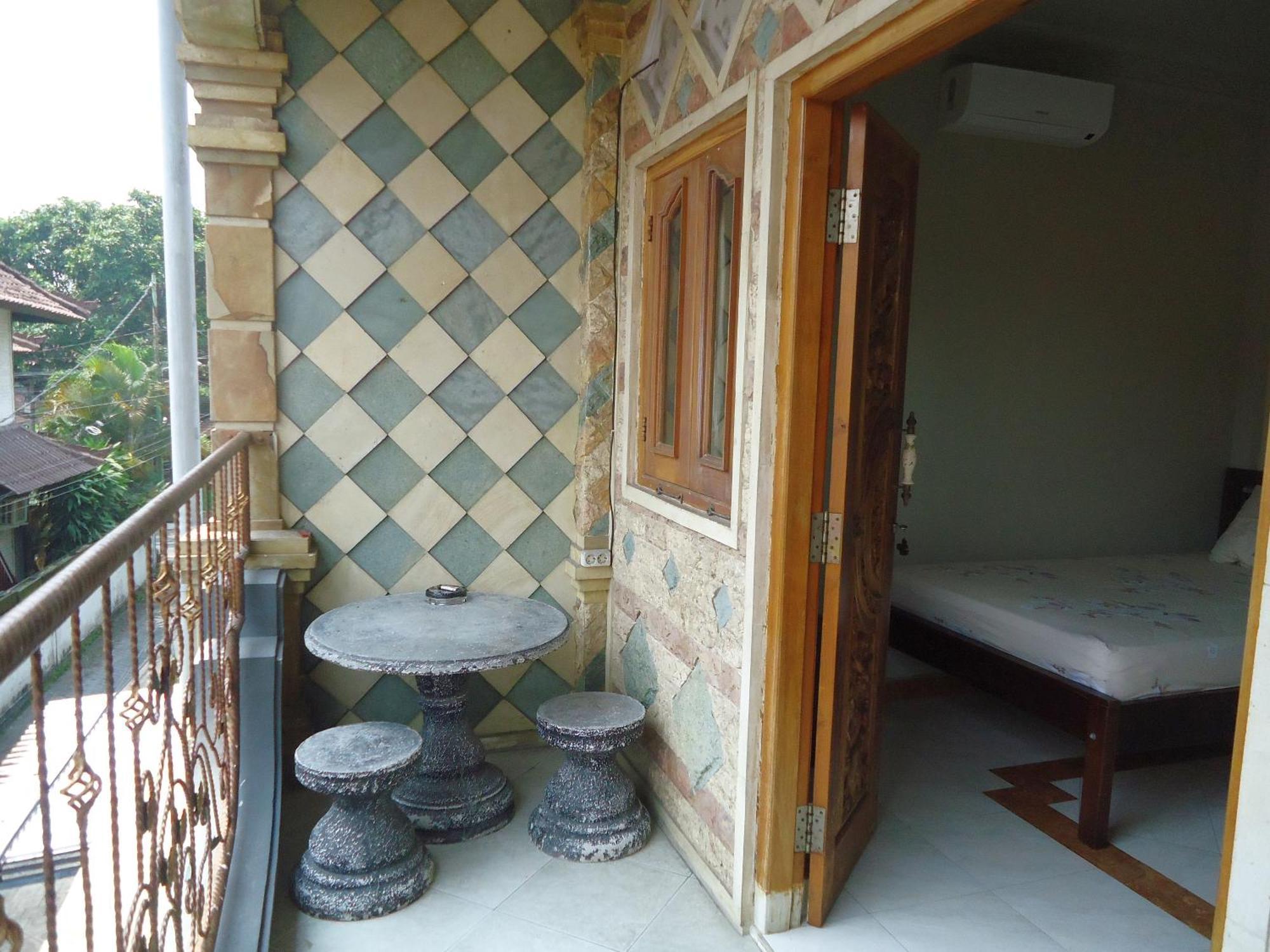 The Reinhold Guesthouse Bali เกอโรโบกัน ภายนอก รูปภาพ