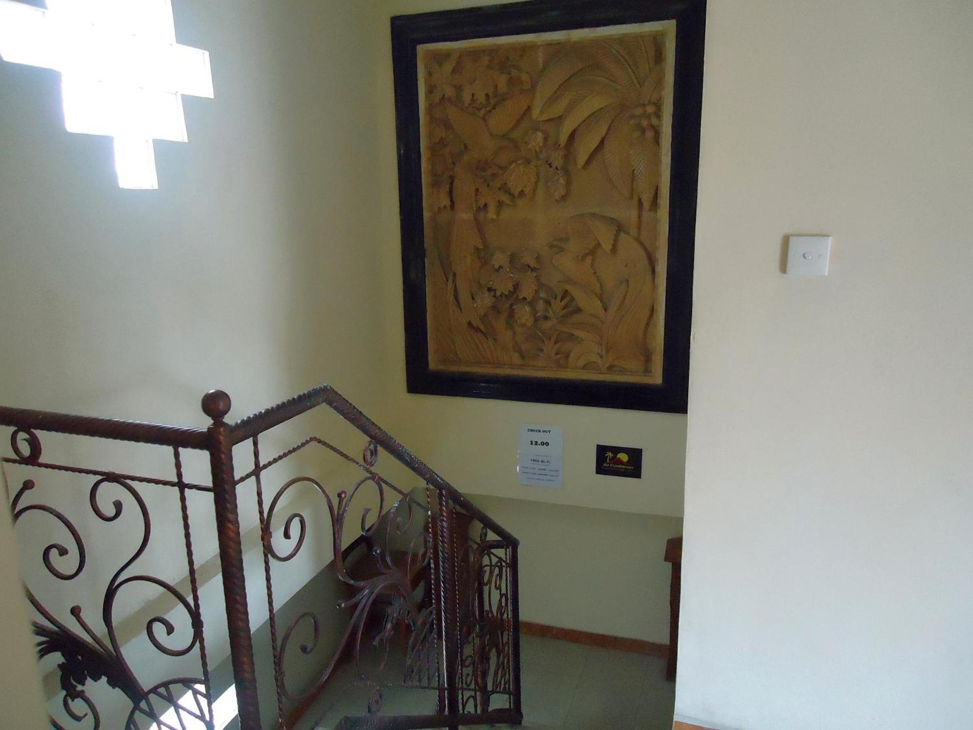 The Reinhold Guesthouse Bali เกอโรโบกัน ภายนอก รูปภาพ