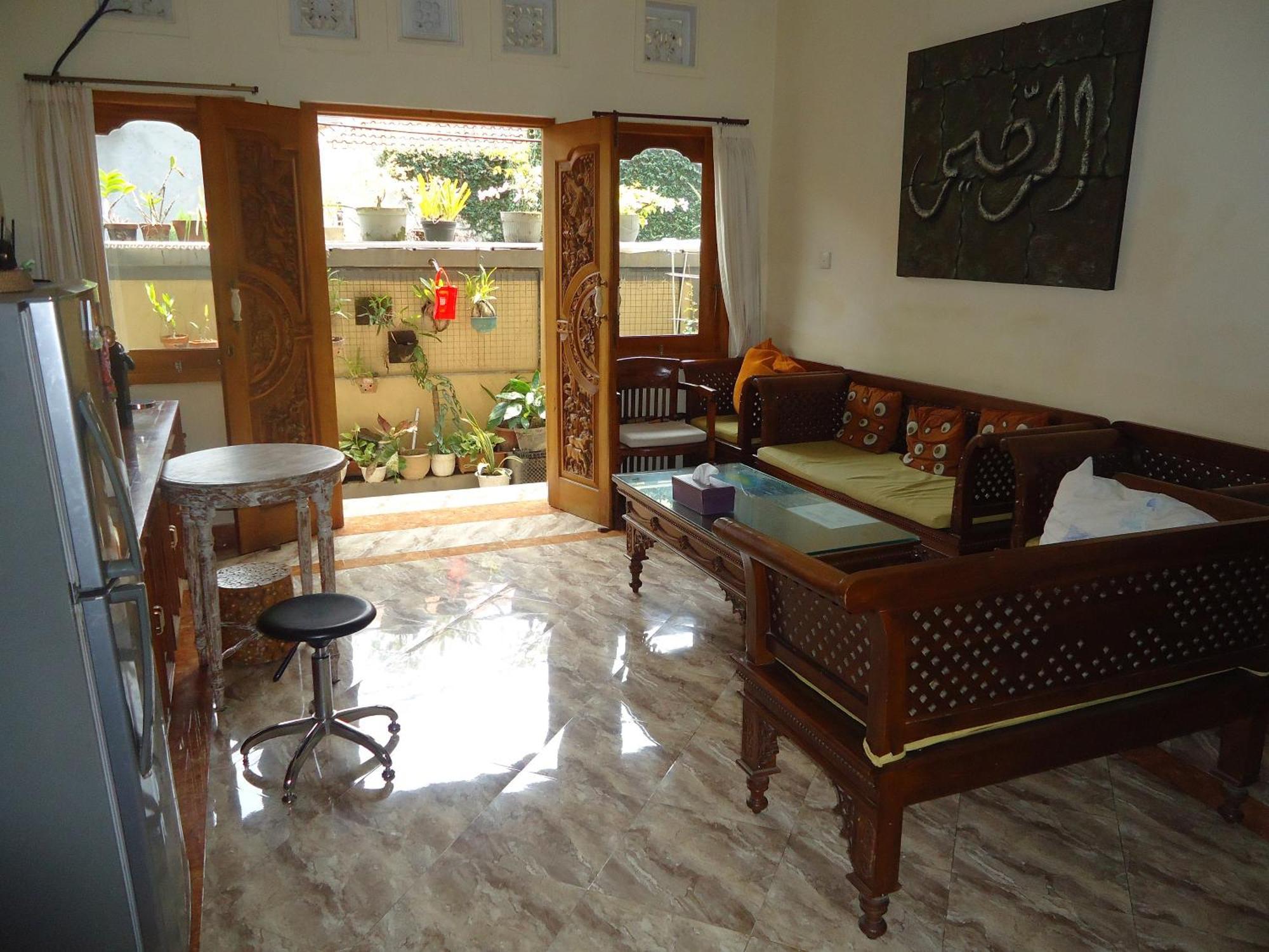 The Reinhold Guesthouse Bali เกอโรโบกัน ภายนอก รูปภาพ