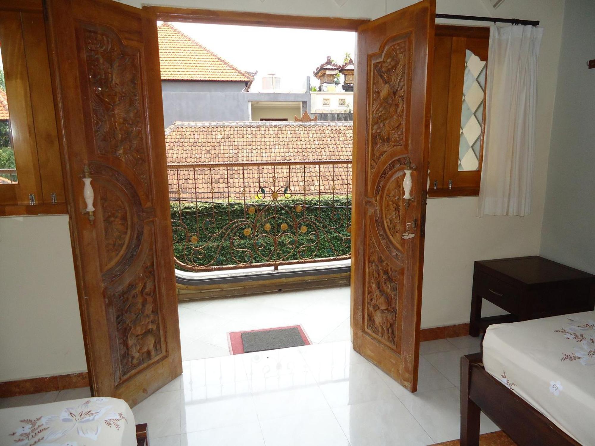 The Reinhold Guesthouse Bali เกอโรโบกัน ภายนอก รูปภาพ