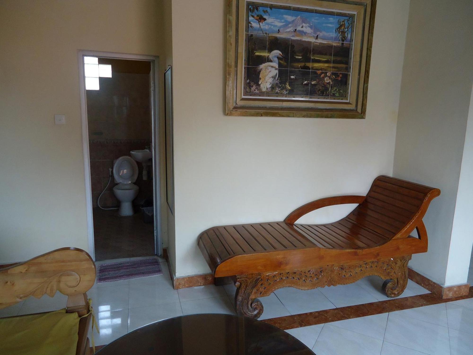 The Reinhold Guesthouse Bali เกอโรโบกัน ภายนอก รูปภาพ